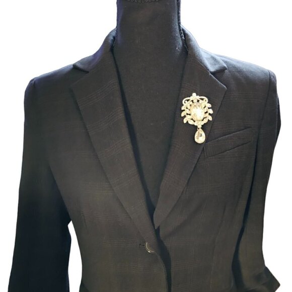 Oval and Teardrop White Crystal Standout Brooch - Picture 3 of 5